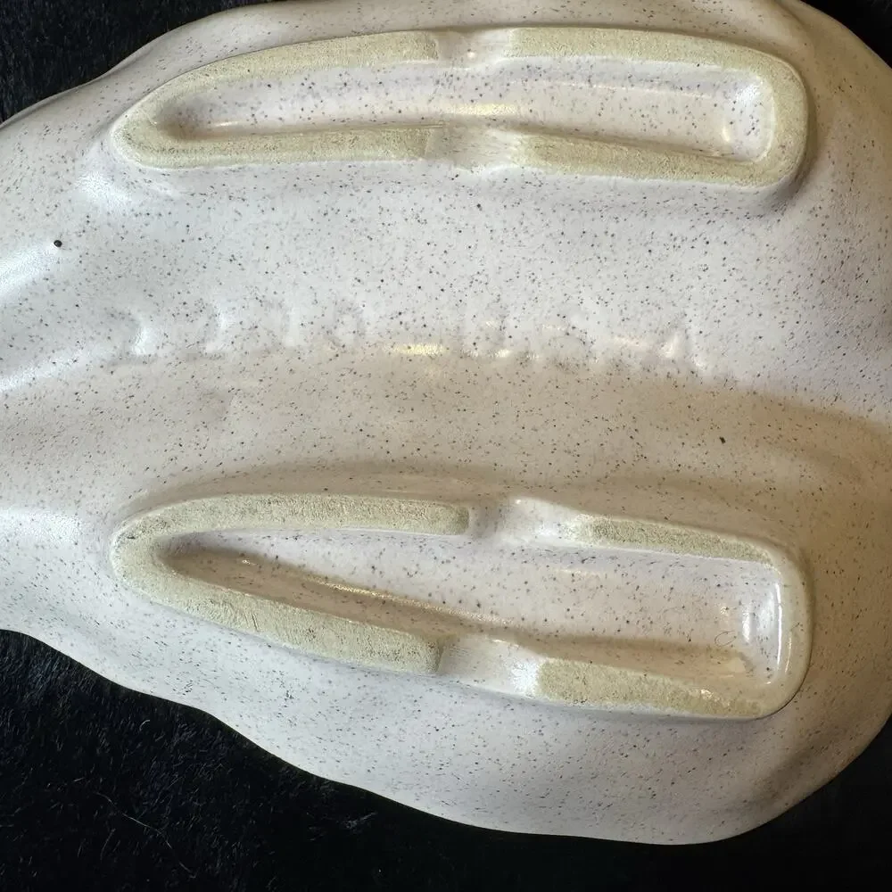 VTG Mid Century Modern Leaf Ashtray Ceramic Pearlized White Gold Trim USA 2220
